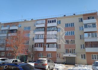 Продается 3-комнатная квартира, 59 м2, Нурлат, Советская улица, 195