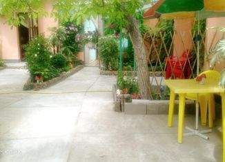 Продам 5-ком. квартиру, 65 м2, Евпатория, Татарская улица, 36