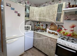 Продается трехкомнатная квартира, 56 м2, Лысьва, улица Орджоникидзе, 10А