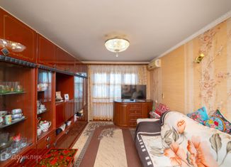 Трехкомнатная квартира на продажу, 63.4 м2, Курган, улица Черняховского, 8, район Рябково
