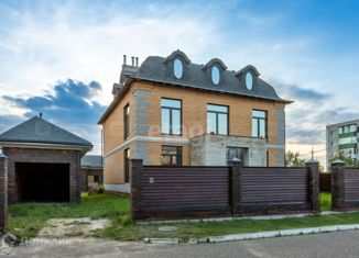 Продам дом, 403 м2, посёлок городского типа Васильево, Радужная улица, 3