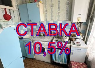 Продается трехкомнатная квартира, 61 м2, Торжок, улица Бакунина, 18