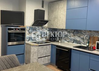 Продается 3-комнатная квартира, 98 м2, Костромская область, улица Олега Юрасова, 1