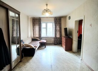 Продается двухкомнатная квартира, 47 м2, Северск, улица Калинина, 49