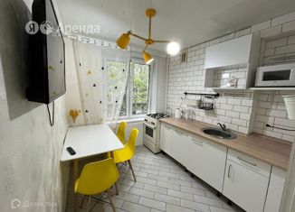 Сдаю 2-ком. квартиру, 45 м2, Москва, Кантемировская улица, 27, Кантемировская улица