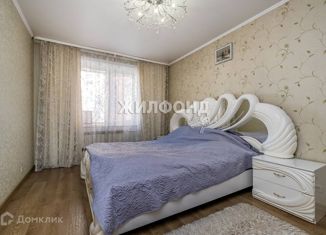 Продается 3-ком. квартира, 77.5 м2, Новосибирск, улица Сакко и Ванцетти, 31, метро Октябрьская