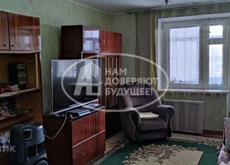 Продается 3-комнатная квартира, 58 м2, Горнозаводск, улица Свердлова, 57