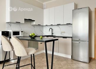 Аренда 2-ком. квартиры, 87 м2, Москва, Мичуринский проспект, 80, метро Озёрная