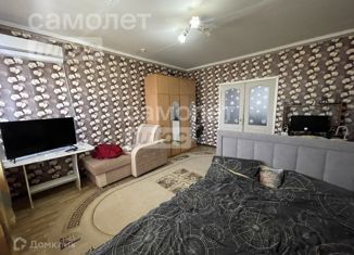 Продажа трехкомнатной квартиры, 75.9 м2, Астраханская область, улица Куликова, 62