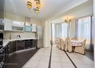 Продаю трехкомнатную квартиру, 105.3 м2, Краснодар, бульвар Клары Лучко, 14к3, бульвар Клары Лучко