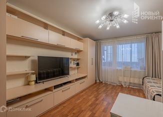 Продам 1-комнатную квартиру, 41.4 м2, Екатеринбург, улица Краснолесья, 28, метро Чкаловская