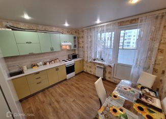 Сдается 2-ком. квартира, 60 м2, Уфа, Российская улица, 20, Орджоникидзевский район