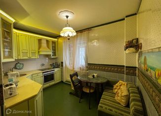 Продается трехкомнатная квартира, 77.1 м2, Москва, улица Брусилова, 27, улица Брусилова