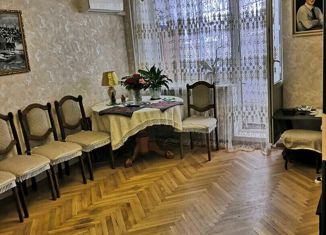 Продаю 2-ком. квартиру, 45 м2, Крымск, улица Рядновой, 6