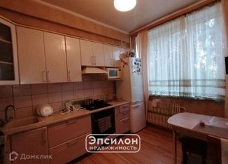 Продается трехкомнатная квартира, 97 м2, Курская область, улица Карла Маркса, 72к15