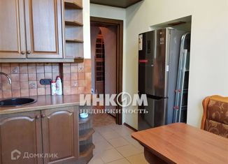 Сдам 2-ком. квартиру, 67 м2, Москва, Ленинский проспект, 68/10, метро Университет