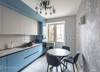 Продам 2-ком. квартиру, 74 м2, Москва, улица Покрышкина, 8с2