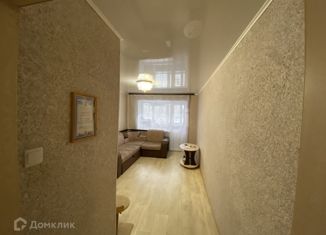 Продажа 3-ком. квартиры, 50 м2, Пласт, улица Строителей, 9