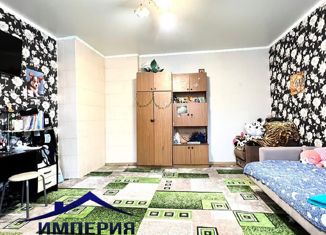 Продаю 2-комнатную квартиру, 47.6 м2, Новокубанск, Комсомольская улица, 1