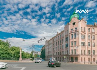 Продам 3-ком. квартиру, 71.5 м2, Санкт-Петербург, 8-я линия Васильевского острова, 85, 8-я линия Васильевского острова