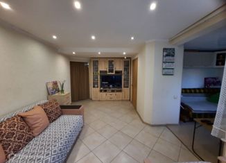 Продаю 2-комнатную квартиру, 72.4 м2, Углич, Ярославская улица, 35