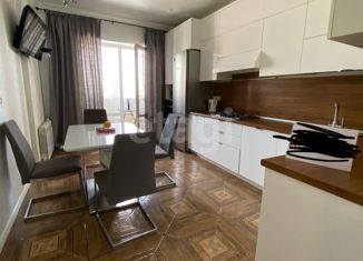 Продаю 2-ком. квартиру, 74 м2, Новороссийск, Рыбацкая улица, 2В