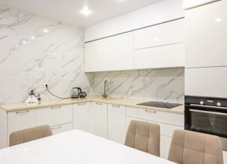 Продам 2-комнатную квартиру, 52.2 м2, Казань, улица Азата Аббасова, 23А, ЖК Весна 2