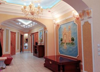 Продается 4-комнатная квартира, 140 м2, село Раздольное, Тепличная улица, 16/2