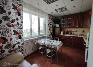 Продажа 2-ком. квартиры, 65 м2, Челябинск, Луганская улица, 7, Советский район