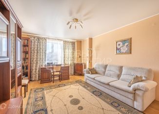 Продаю двухкомнатную квартиру, 83 м2, Екатеринбург, улица Бабушкина, 45, улица Бабушкина