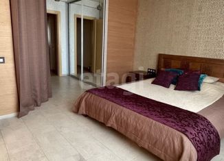 Продается 4-комнатная квартира, 124 м2, Новосибирск, улица Орджоникидзе, 47, улица Орджоникидзе
