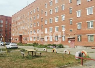 Продам трехкомнатную квартиру, 58.4 м2, Далматово, улица 4-го Уральского полка, 60