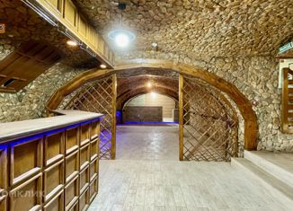 Сдам в аренду офис, 135 м2, Евпатория, улица Революции, 31А