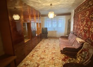 Продается трехкомнатная квартира, 58 м2, Кстово, улица Космонавтов, 7А