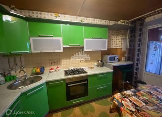 Сдается трехкомнатная квартира, 70 м2, Керчь, улица Кирова, 109