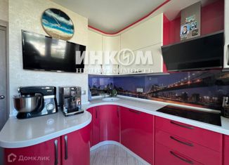 Продаю 3-комнатную квартиру, 72.4 м2, Москва, улица Барышиха, 21, улица Барышиха