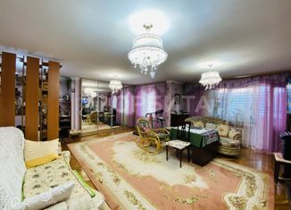 Продается трехкомнатная квартира, 113 м2, Тюменская область, Ялуторовская улица, 29