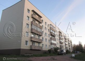 Продажа 2-комнатной квартиры, 43.1 м2, Подпорожье, Комсомольская улица, 17