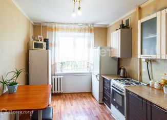 Продам 3-ком. квартиру, 58 м2, Омск, Заозёрная улица, 6, Советский округ