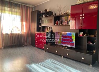 Продается четырехкомнатная квартира, 115.5 м2, поселок городского типа Атамановка, улица Связи, 40