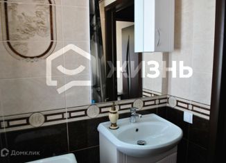 Продается 2-комнатная квартира, 58 м2, Екатеринбург, проспект Космонавтов, 32, метро Машиностроителей