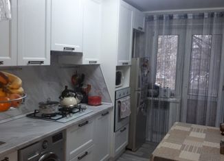 Продам 4-комнатную квартиру, 80 м2, Георгиевск, улица Калинина, 133