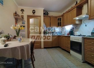 Продается 4-ком. квартира, 93.6 м2, Ставропольский край, улица Ленина, 441/9