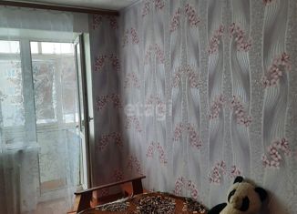 Продам 4-комнатную квартиру, 61 м2, Азов, Красногоровская улица, 33