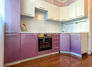 Продам 2-ком. квартиру, 66.4 м2, Санкт-Петербург, Русановская улица, 17к2, метро Пролетарская