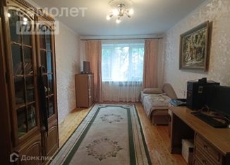 Продается 3-комнатная квартира, 61.3 м2, Курская область, улица Димитрова, 95