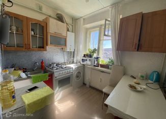 Продам 4-ком. квартиру, 61.8 м2, село Травники, улица Победы, 51