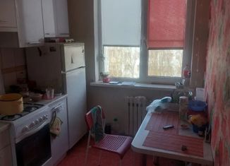 Продаю 2-комнатную квартиру, 50 м2, Таганрог, улица Лизы Чайкиной, 38