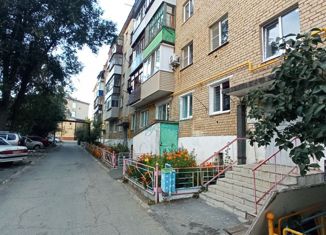 Продаю 3-ком. квартиру, 58 м2, Гай, Коммунистическая улица, 6