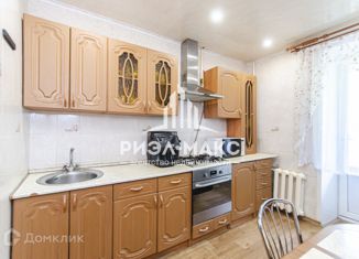 Продаю 4-ком. квартиру, 88 м2, Брянск, улица Академика Королёва, 11, Володарский район